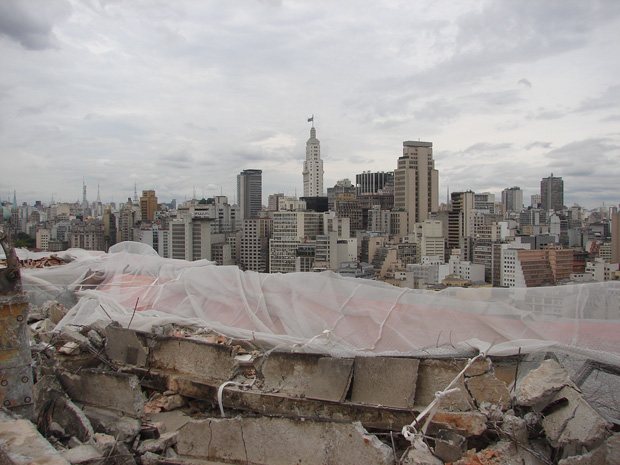 Demolição no Guaruja